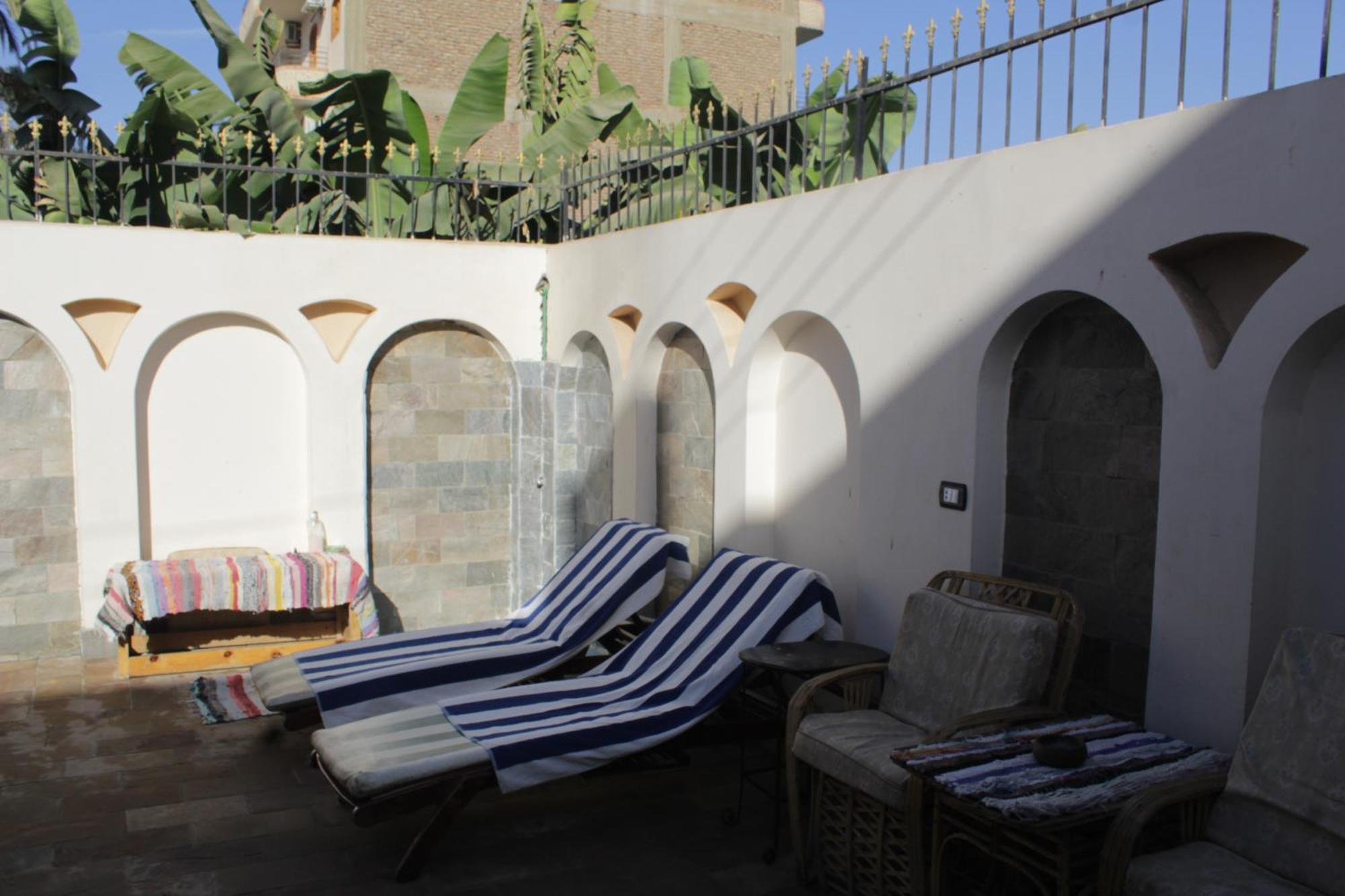 Daire Nour House *