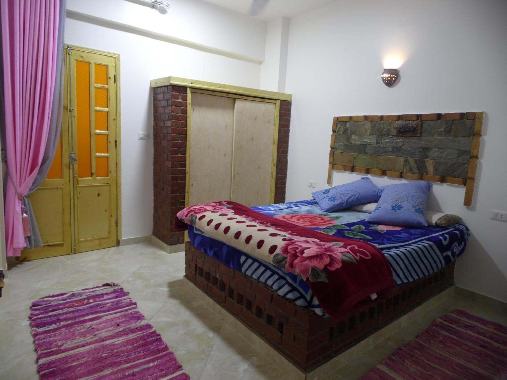 Daire Nour House